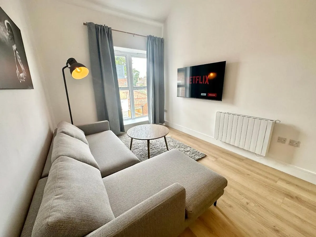 Fountain Apartment No 2 With Free Parking Йорк